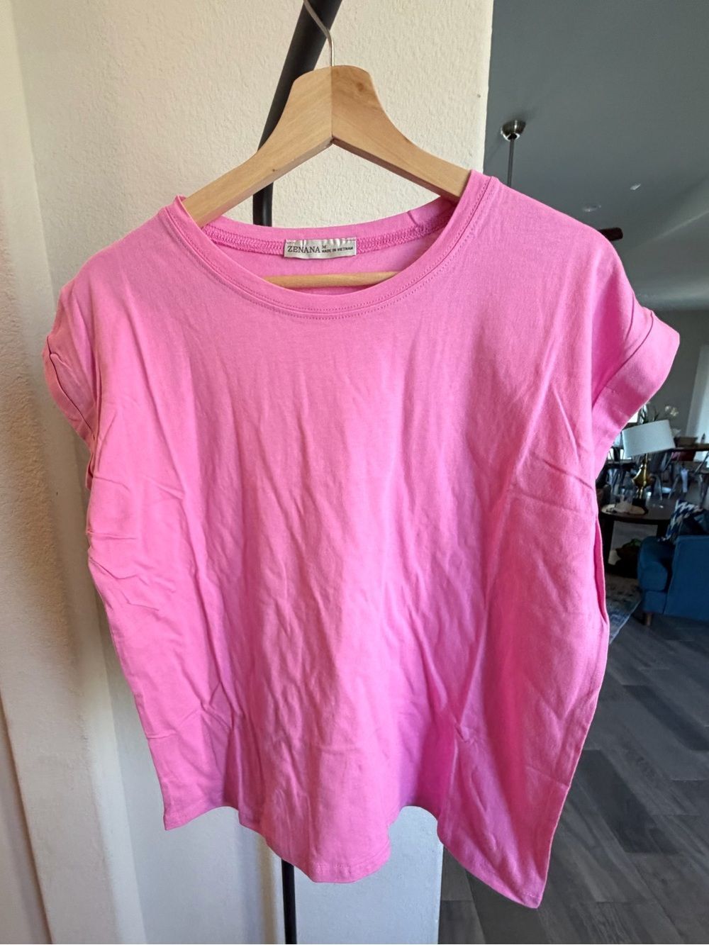 NWOT Zenana Hot Pink 100% Cotton Rolled Cuff T-Shirt Top Size Medium